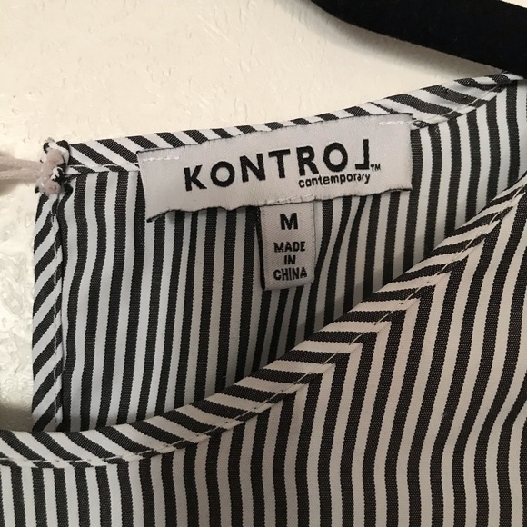 Gray white stripe bell sleeve embroidered top med - Picture 3 of 6